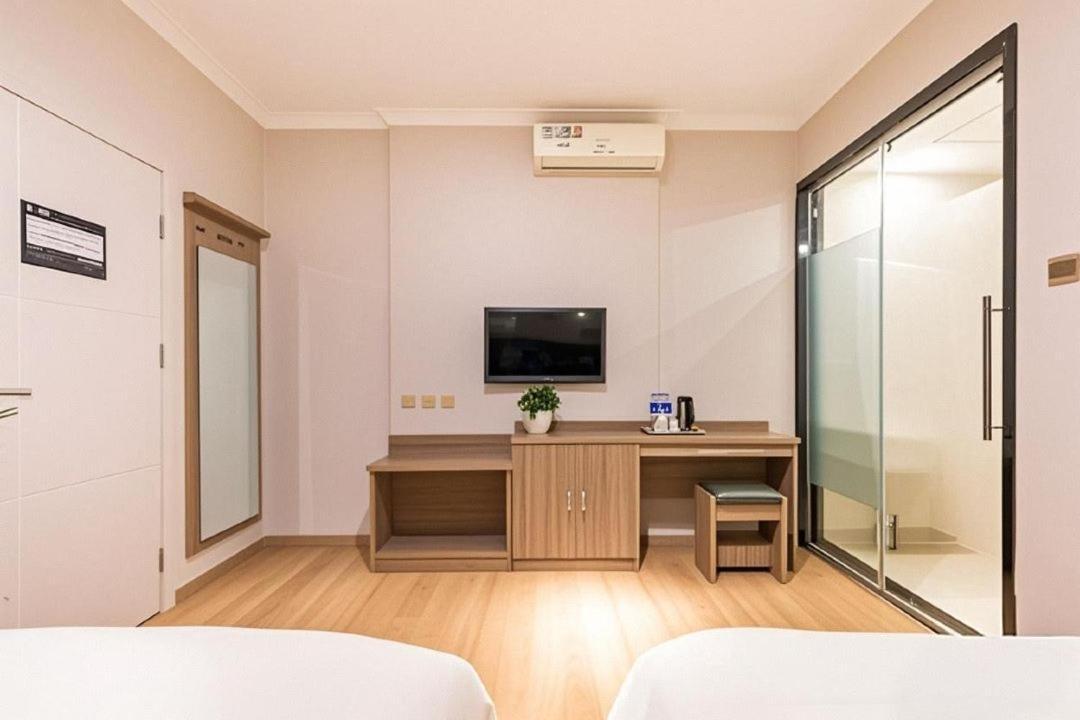 Qiqiaowu Hotel Beijing Daxing Airport Line Caoqiao Subway Station Branch Exteriör bild